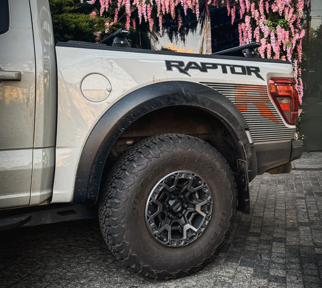 Ford F-150 Raptor R: один із найпотужніших серійних пікапів уже в Україні  