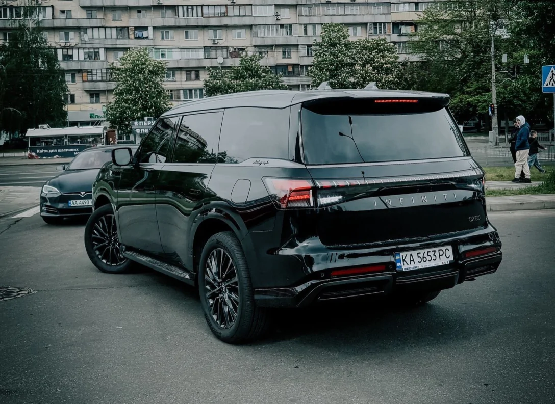 В Україну привезли новий Infiniti QX80 за $110 000