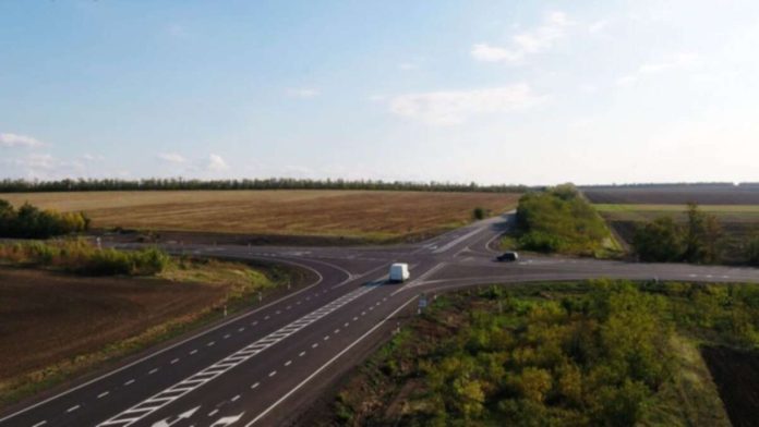 На трасі без знака - штраф: набули чинності нові правила ПДР