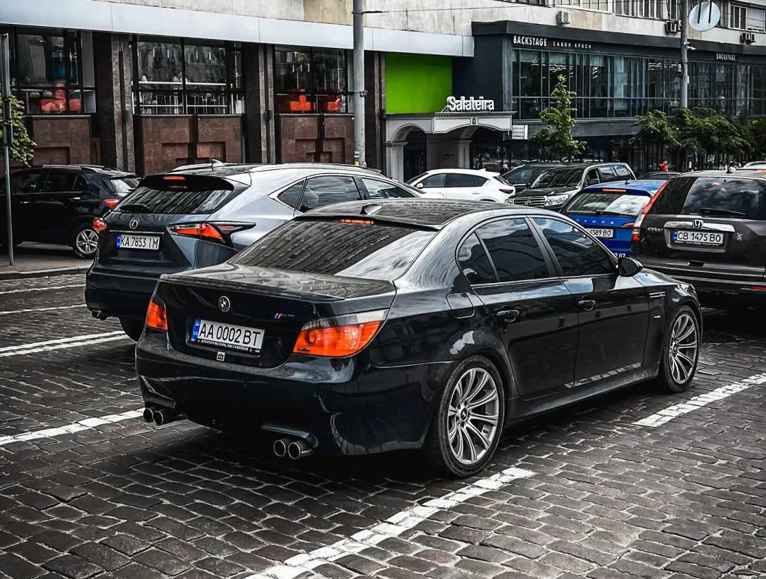 Легендарний BMW з нульових помічений у Києві  