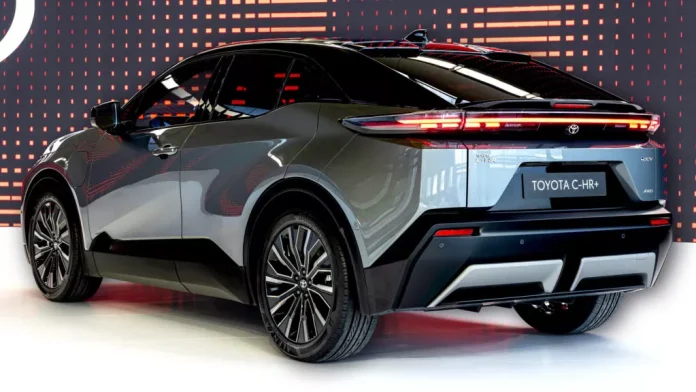 Toyota оновила свій досить популярний компактний кросовер C-HR