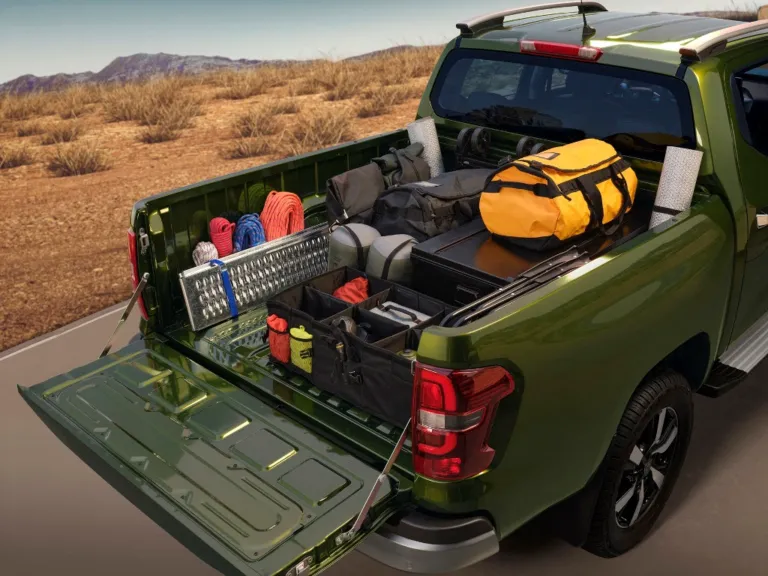 В Україні стартував продаж оновленого пікапа PEUGEOT Landtrek