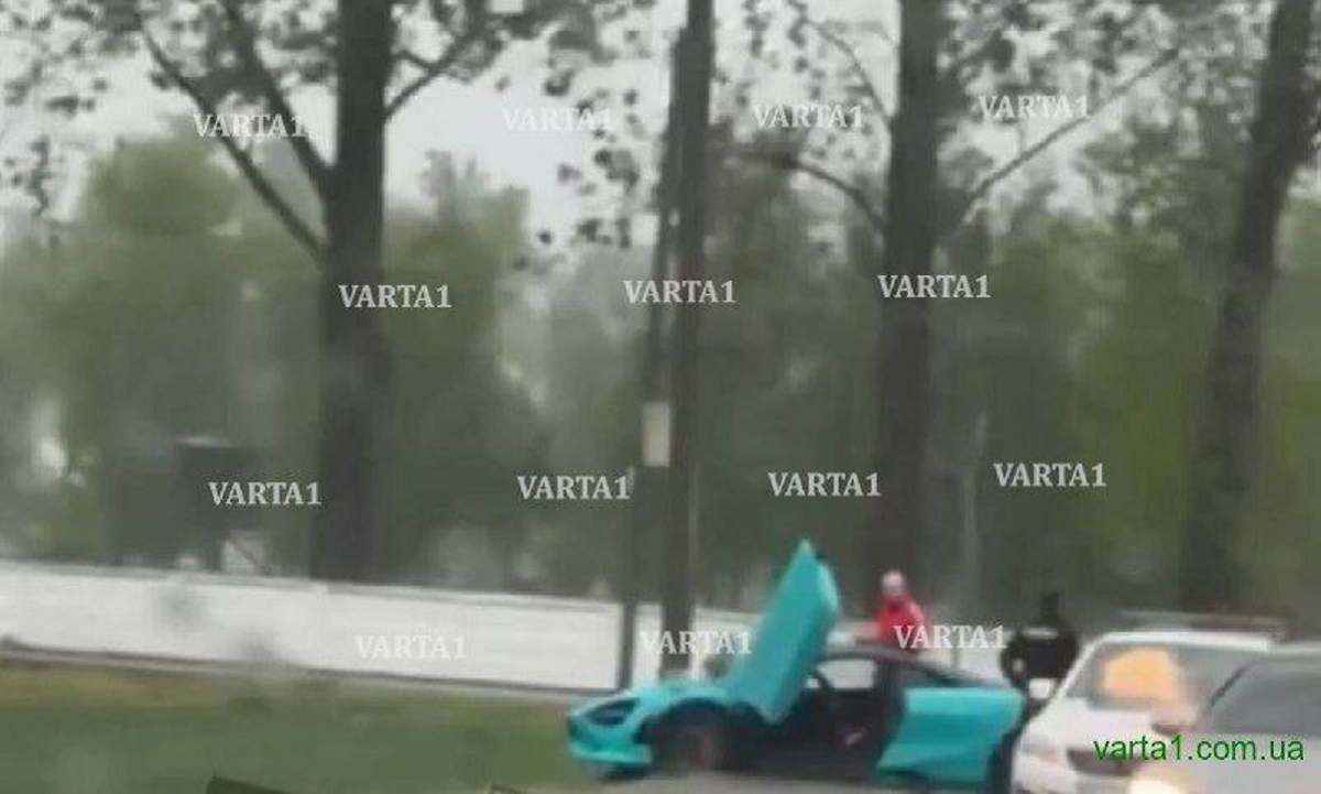 На Львівщині області розбили єдиний в Україні новий McLaren 750S Spider