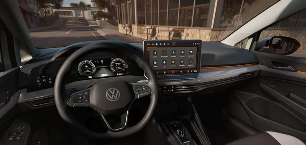Volkswagen Golf став найпопулярнішим вживаним авто в Україні: за скільки можна купити і ТОП-10 лідерів ринку