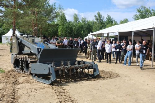 В Україні показали можливості техніки для розмінування