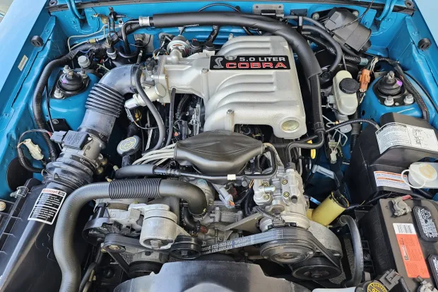Унікальний 32-річний Ford Mustang SVT Cobra з пробігом у 12 миль виставлено на продаж у США