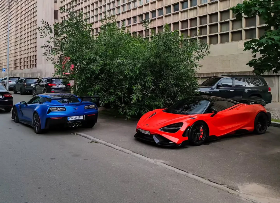 У Києві помічено єдиний в Україні Chevrolet Corvette ZR1 