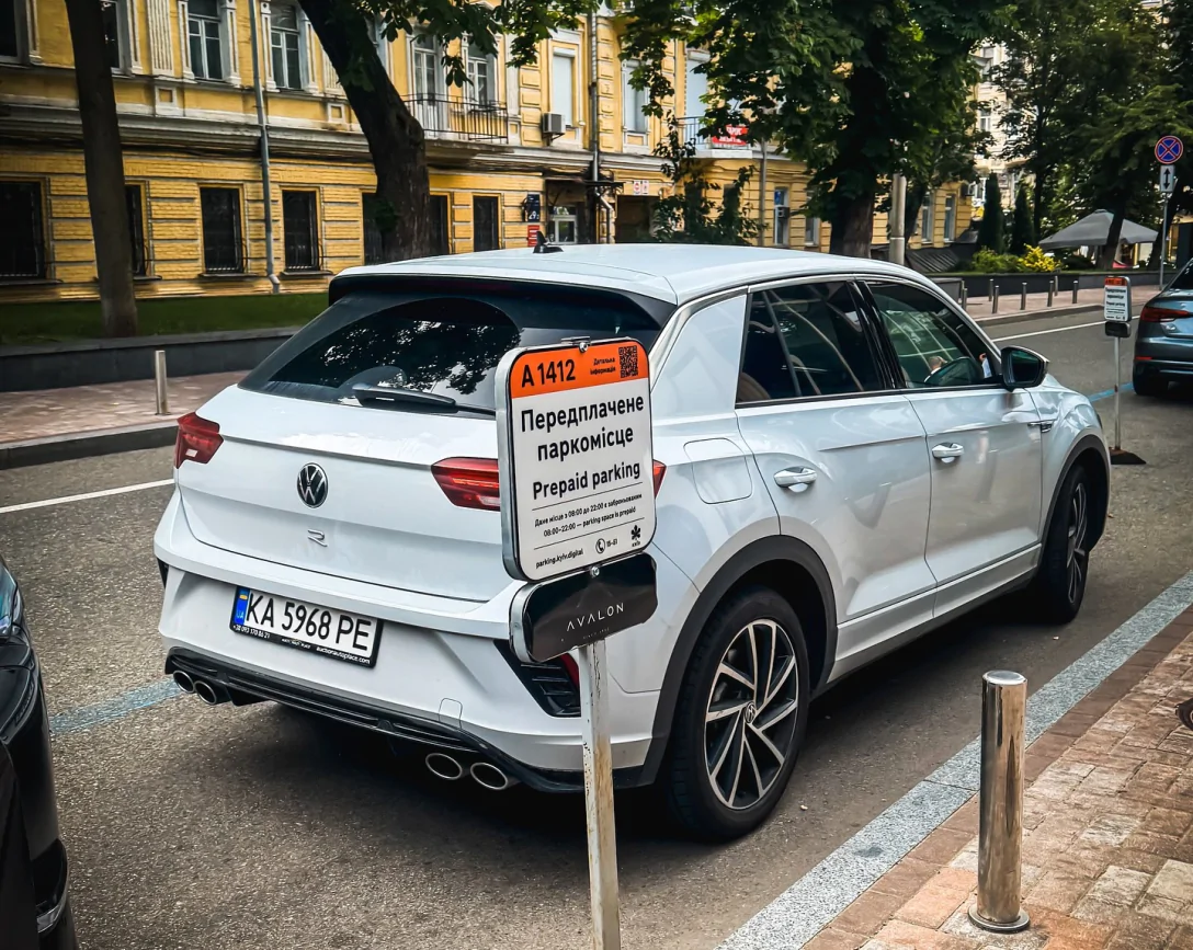 У Києві помітили рідкісний Volkswagen T-Roc R