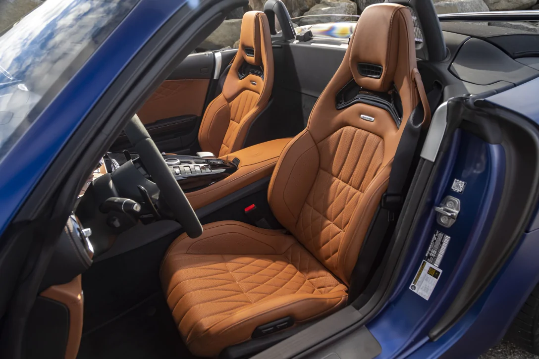 Рідкісний Mercedes-AMG GT-R Roadster помічений у Києві