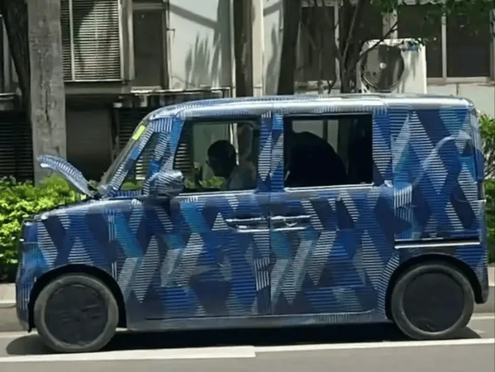 BYD тестує компактний мінівен, дешевший $10000