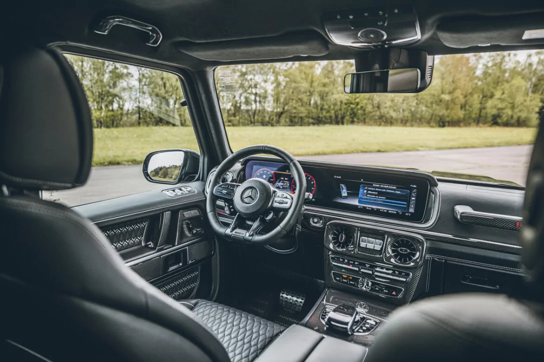 У Києві помітили рідкісний Brabus 900 Rocket на 900 к.с.