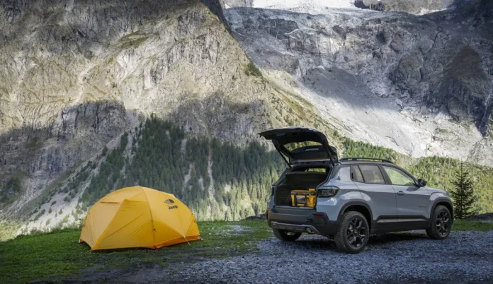 Jeep Avenger 4xe в комплектації The North Face з наметом