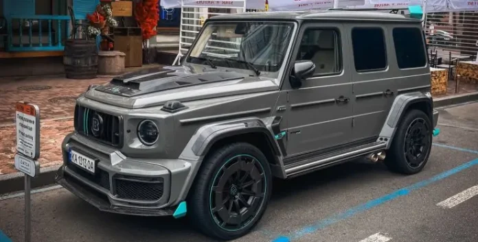 У Києві помітили рідкісний Brabus 900 Rocket на 900 к.с.
