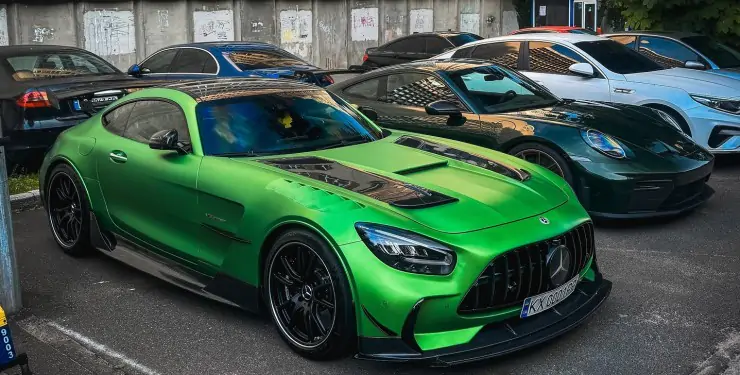У Києві зняли рідкісний і екстремально дорогий Mercedes AMG GT Black Series