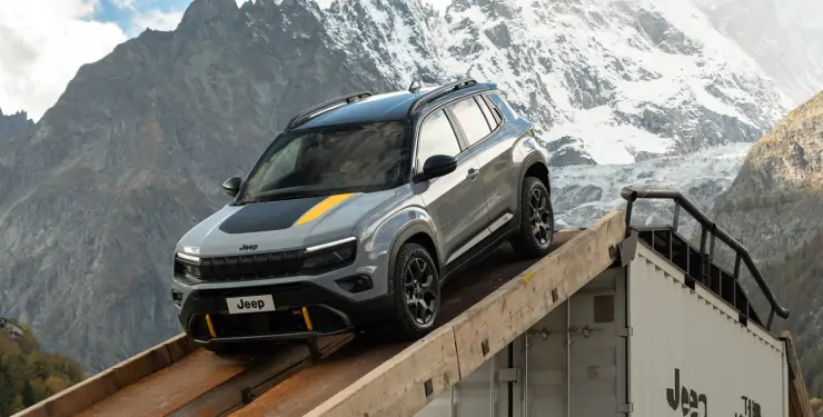 На ринок України вийшов гібридний Jeep Avenger 4xe з повним приводом і наметом