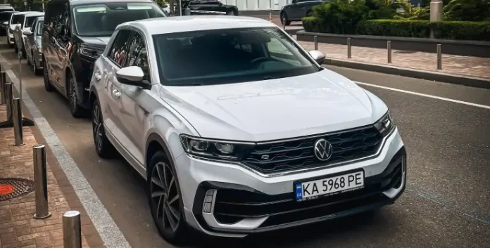 У Києві помітили рідкісний Volkswagen T-Roc R