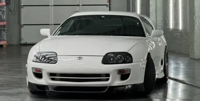 В Україну завезли рідкісну Toyota Supra A80 в ідеальному стані