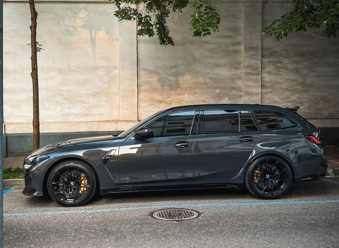 У Києві зняли на фото рідкісний BMW M3 Touring із тюнінгом