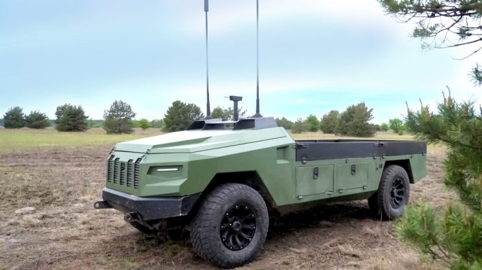 Protector: в Україні з'явився наземний безпілотник для підвезення дронів на передову