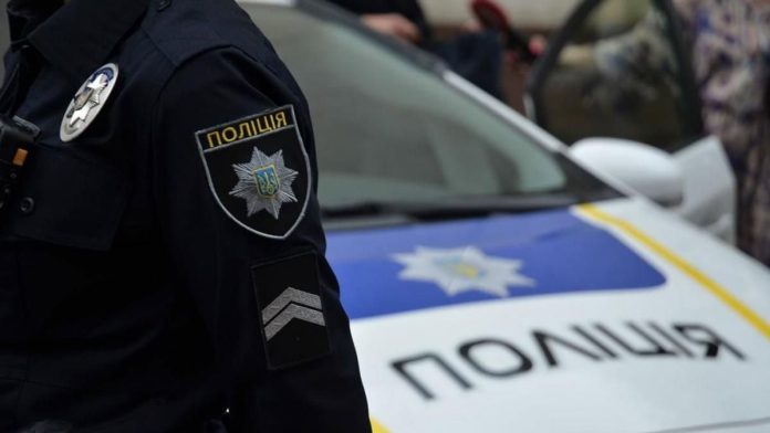 Які документи поліція перевіряє у водія насамперед