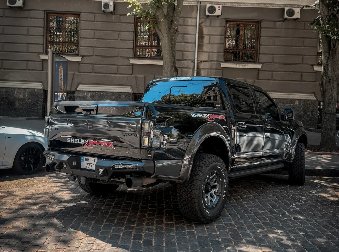 Рідкісний заряджений Ford F-150 Raptor від Shelby помічений в Україні