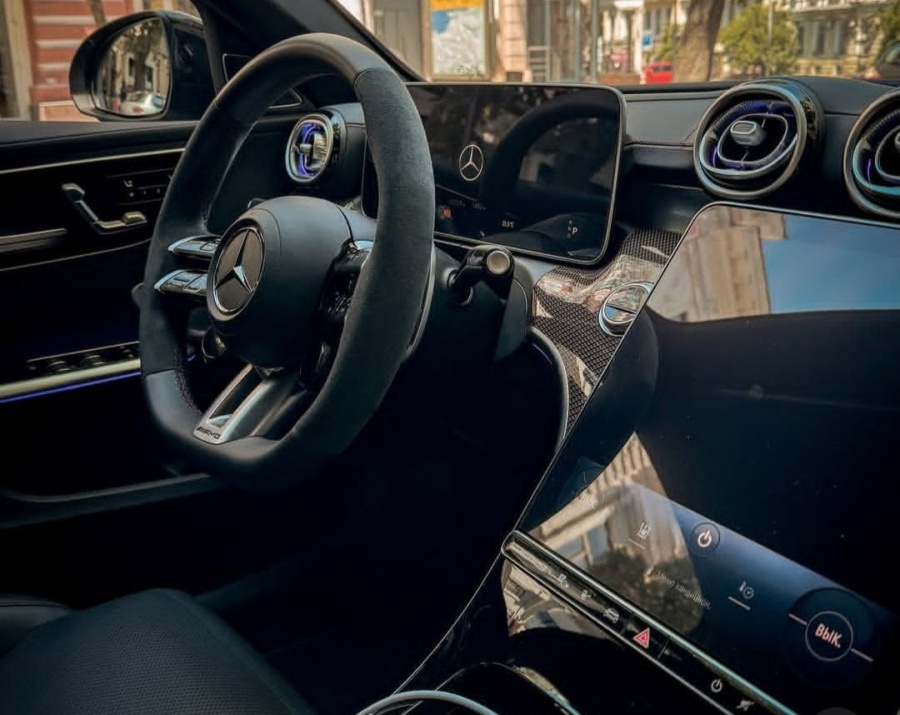 В Одесі помітили Mercedes-AMG C 63 S E PERFORMANCE за 7,4 млн грн