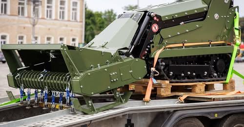 Військові Харківщини отримали нові машини розмінування