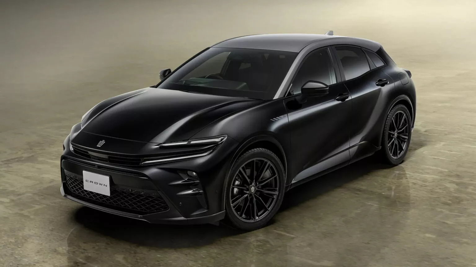 Позашляховик Toyota Crown Sport став доступнішим у Японії, але залишається ексклюзивом для місцевого ринку