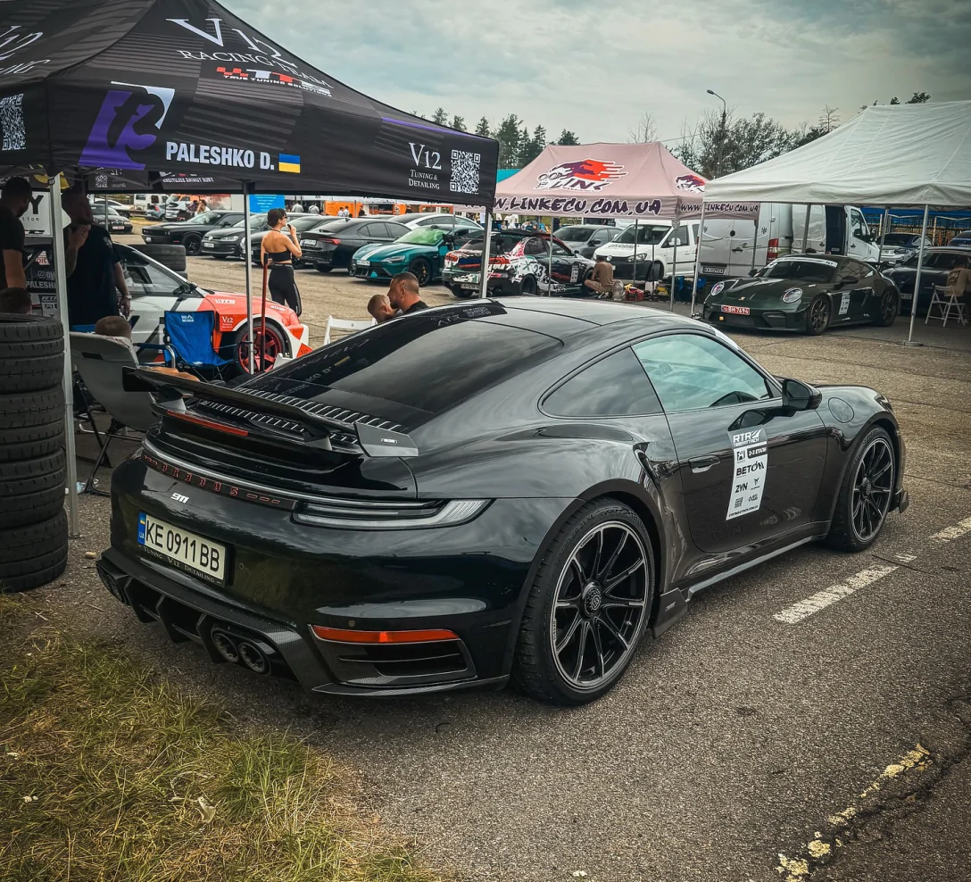 У Києві помічено Porsche Brabus 900 за $500 000