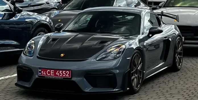 В Україну доставлено рідкісний Porsche 718 Cayman GT4 RS на 500 к.с.