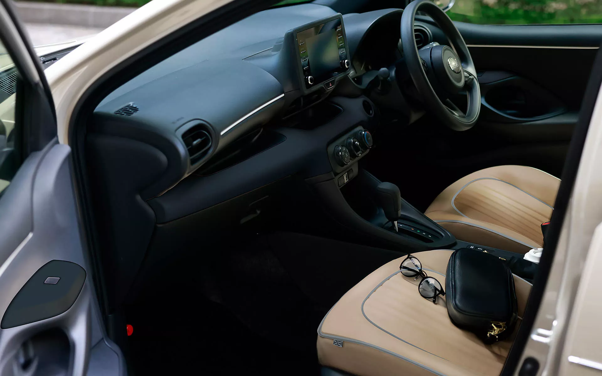 Mitsuoka Viewt Royal Edition
