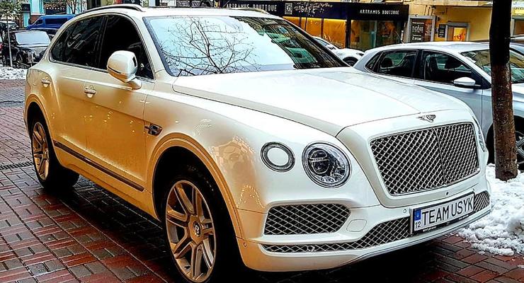Шість автомобілів з гаража Олександра Усика