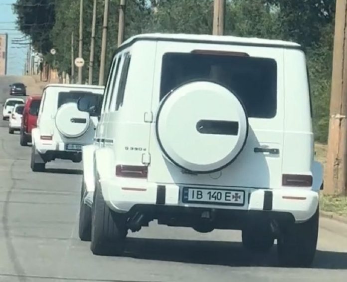 Нові Mercedes G-Class із номерами МНС засвітилися на дорогах України