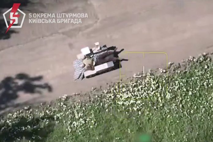Пораненого бійця евакуював робот, який подолав 14 км під вогнем окупантів