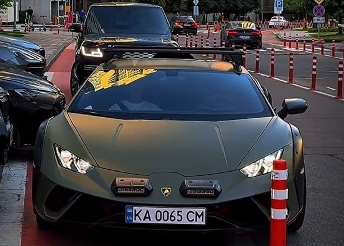 Рідкісний Lamborghini Sterrato засікли на вулицях Києва