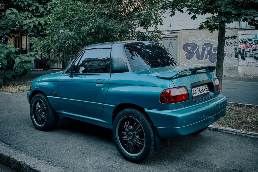 Рідкісний купе-кабріолет Suzuki X-90 помічений у Києві