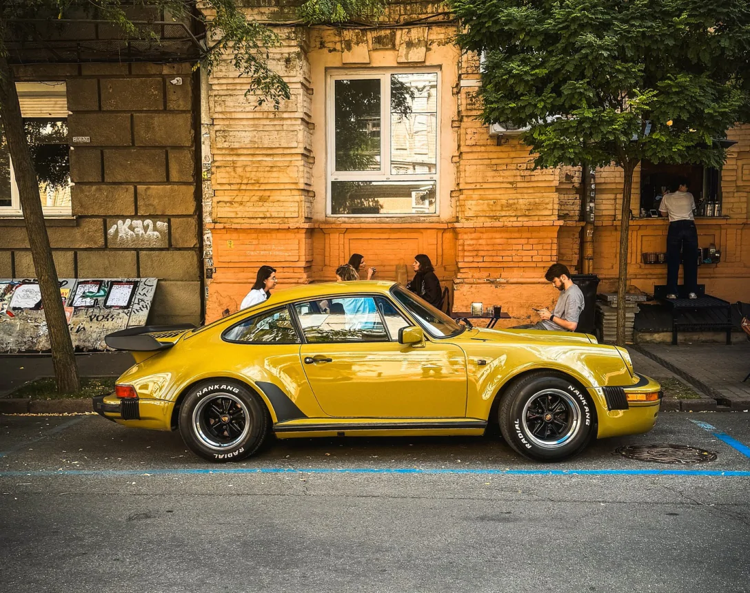У Києві помітили рідкісний Porsche 911 Turbo 1979 року