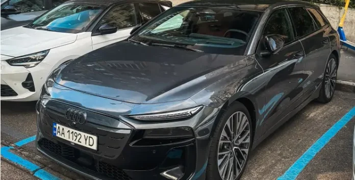 Новий Audi S6 Avant e-tron помічений у Києві
