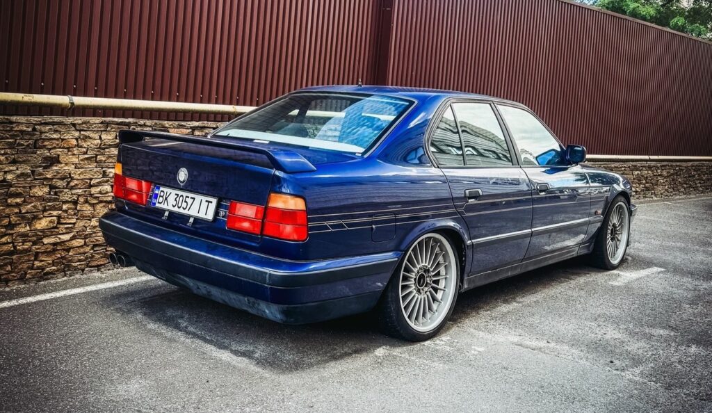 У Києві помітили рідкісний BMW Alpina B10 BiTurbo