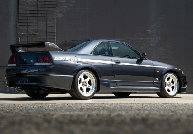 Штучний Nissan Skyline пішов з молотка майже за мільйон доларів