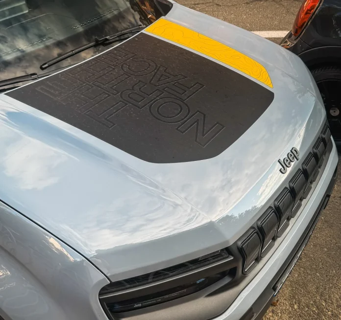 У Києві помітили вкрай рідкісний Jeep Avenger The North Face
