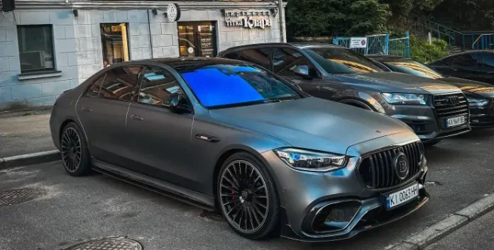 У Києві зафільмували на фото 930-сильний Mercedes S-Class Brabus за 20 000 000 грн