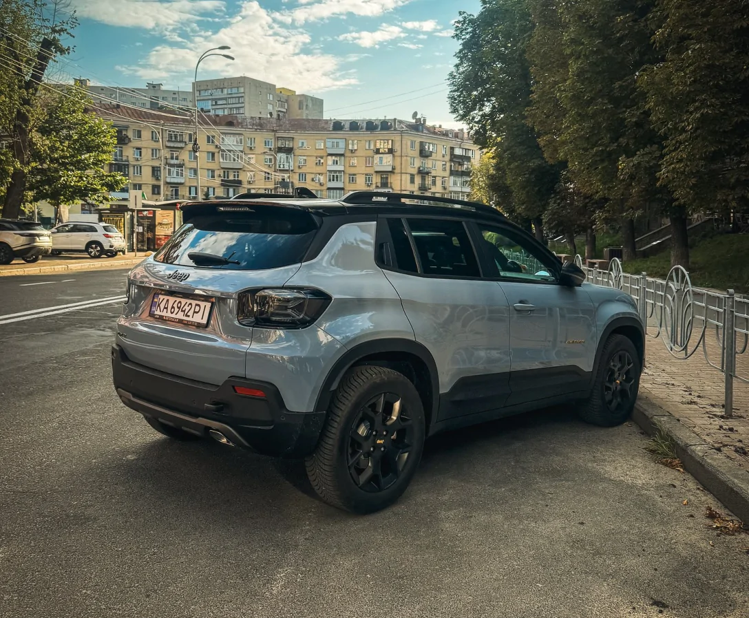 У Києві помітили вкрай рідкісний Jeep Avenger The North Face
