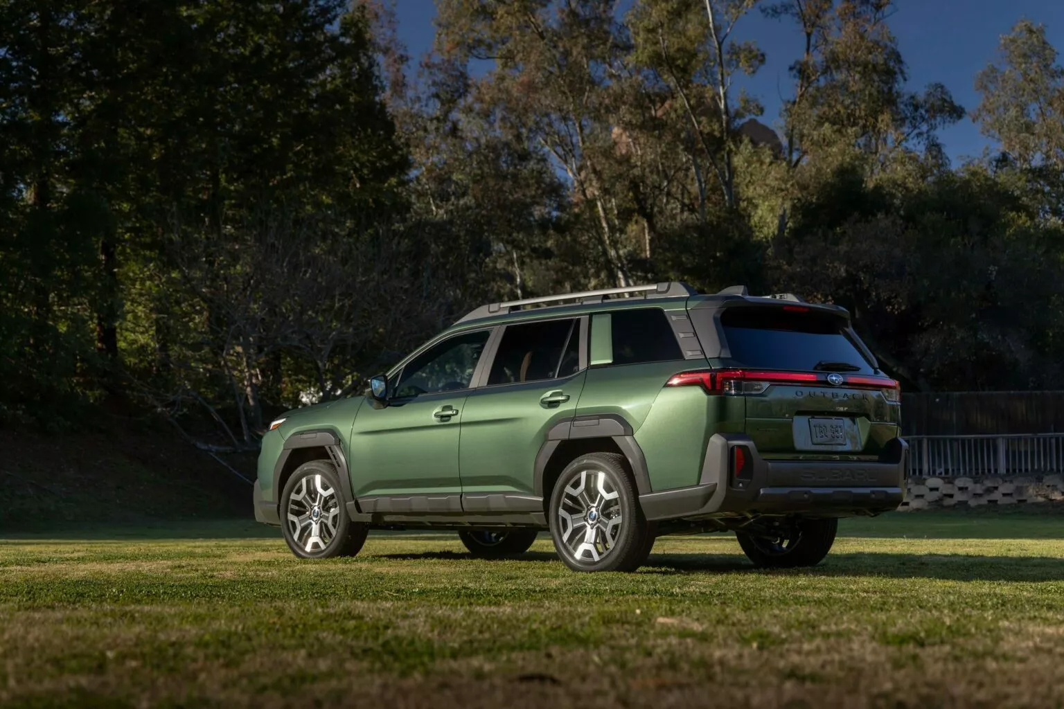 Subaru Outback (2026) став позашляховиком і подорожчав