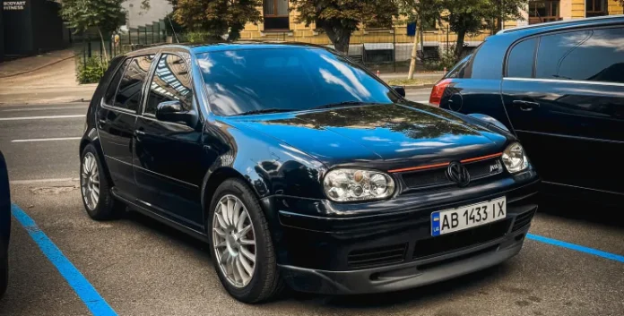 У Києві засвітився рідкісний Volkswagen Golf GTI з тюнінгом ABT