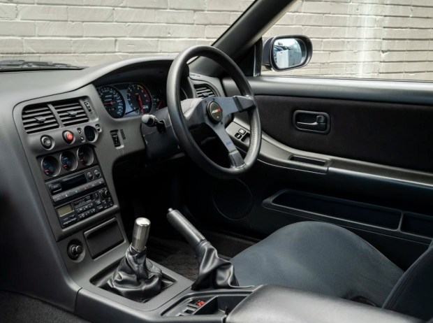 Штучний Nissan Skyline пішов з молотка майже за мільйон доларів