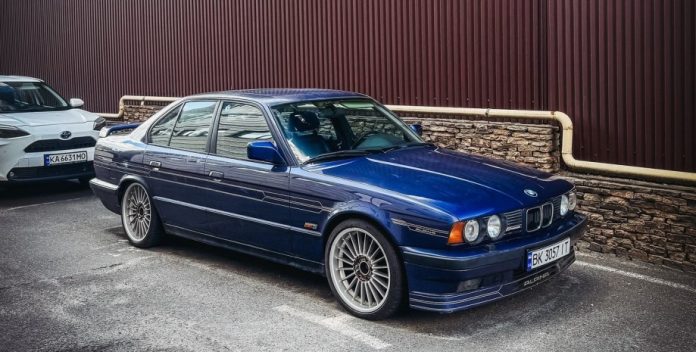 У Києві помітили рідкісний BMW Alpina B10 BiTurbo