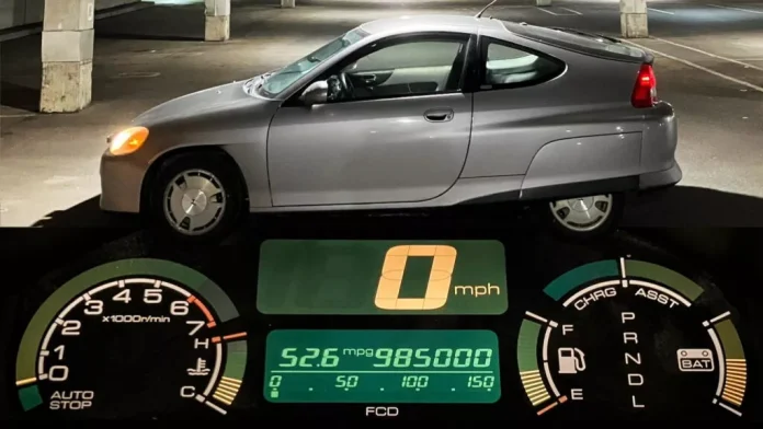 Honda Insight наближається до 1,6 млн км пробігу