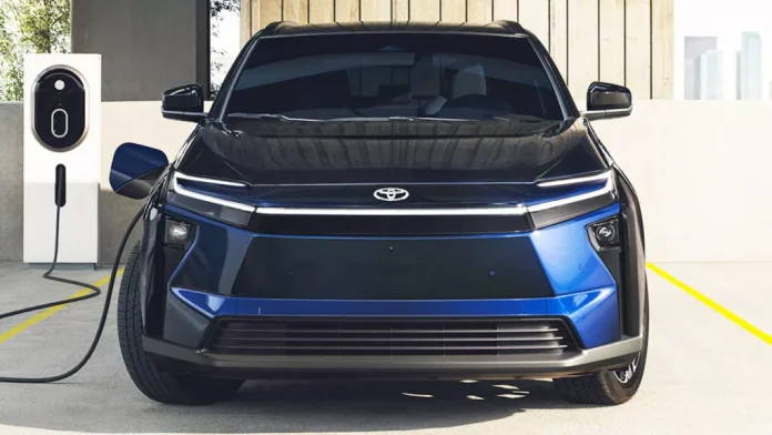 Toyota здешевила базовий електрокросовер, але підняла ціни на топові версії