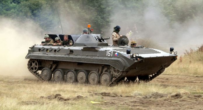 Україна почала експлуатацію перероблених чехами БМП-1 без гармати